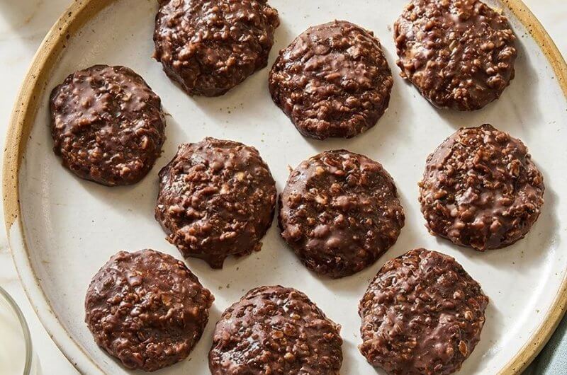 No-Bake Chocolate Peanut Butter Oatmeal Cookies