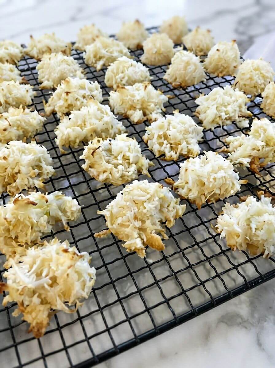 Easy 4-Ingredient Coconut Macaroons