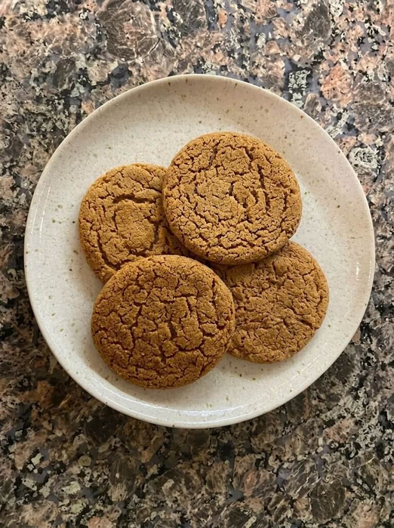 Crackle Top Molasses Cookies