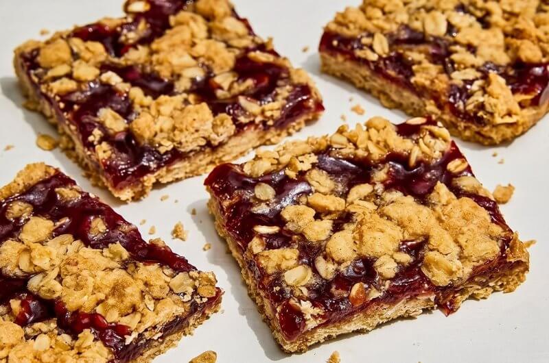 Raspberry Oatmeal Cookie Bars