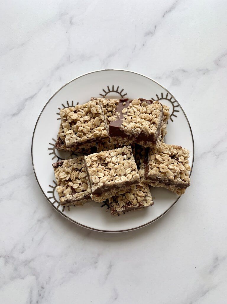 No-Bake Chocolate Peanut Butter Oat Bars