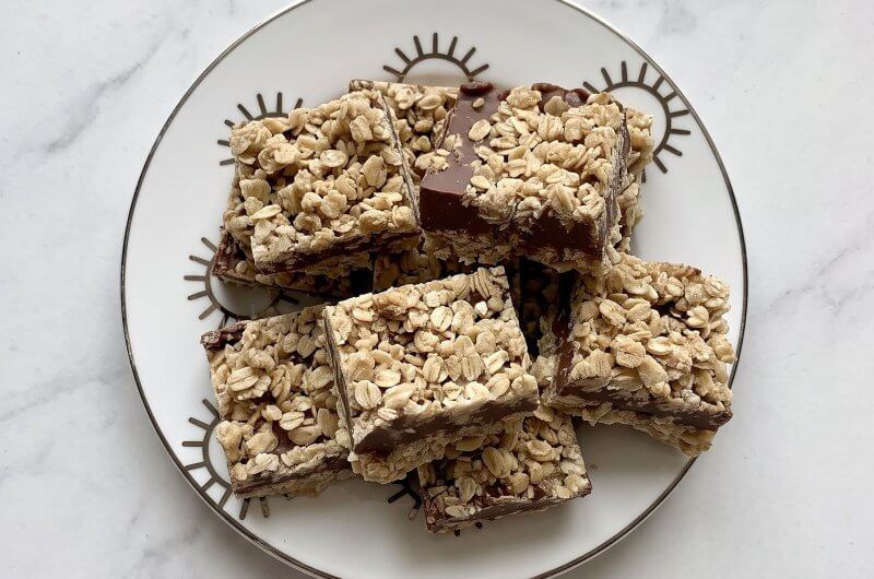 No-Bake Chocolate Peanut Butter Oat Bars