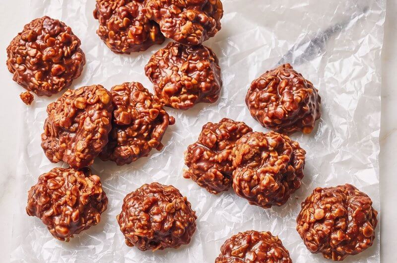 No-Bake Chocolate Peanut Butter Oatmeal Cookies