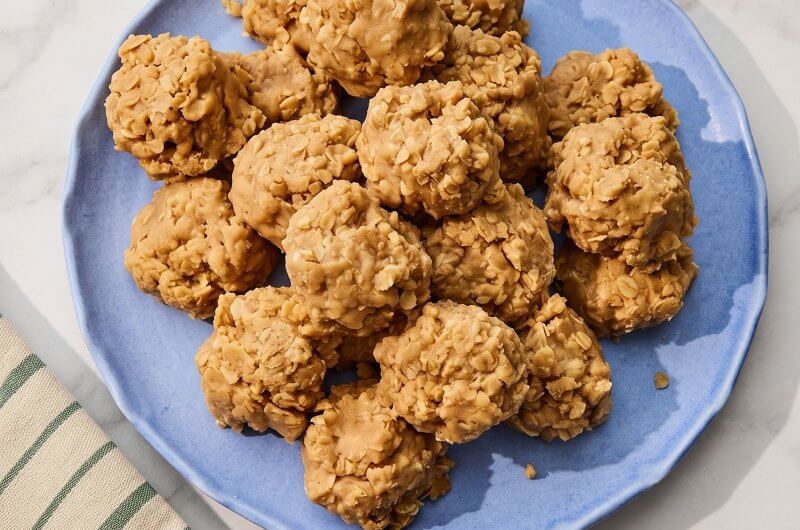 No-Bake Peanut Butter Oatmeal Cookies