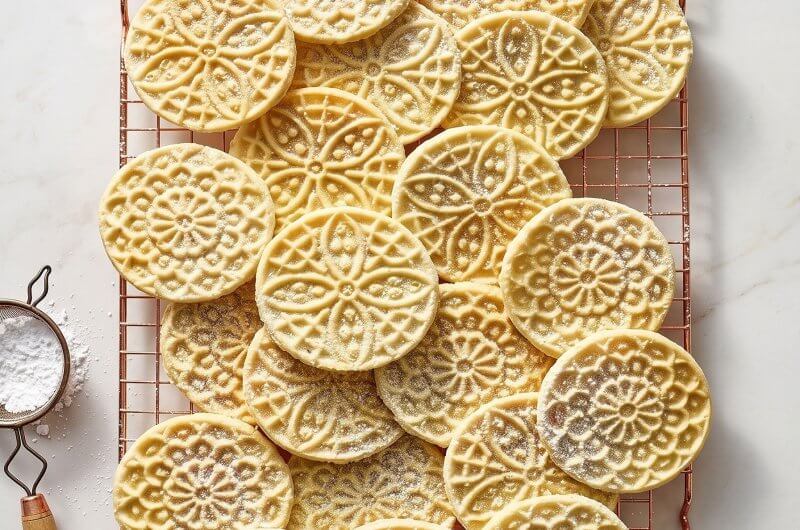 Classic Crispy Italian Pizzelle Cookies