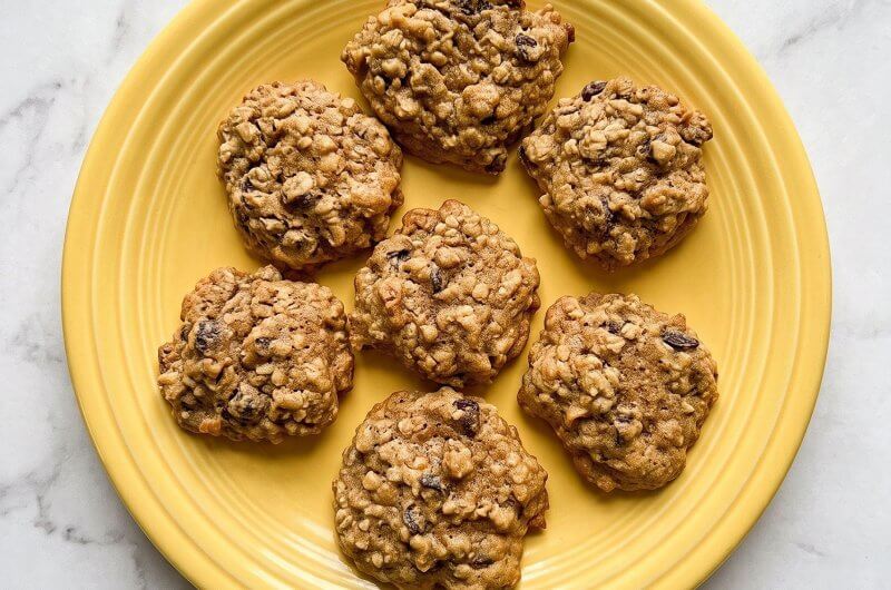 Soft Pumpkin Oatmeal Raisin Cookies