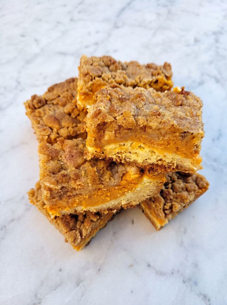 Pumpkin Pie Streusel Bars