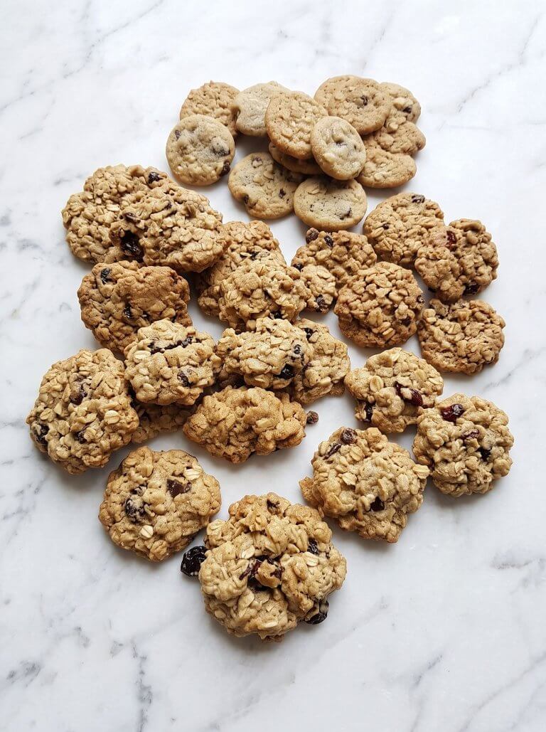 Soft and Chewy Oatmeal Cookies