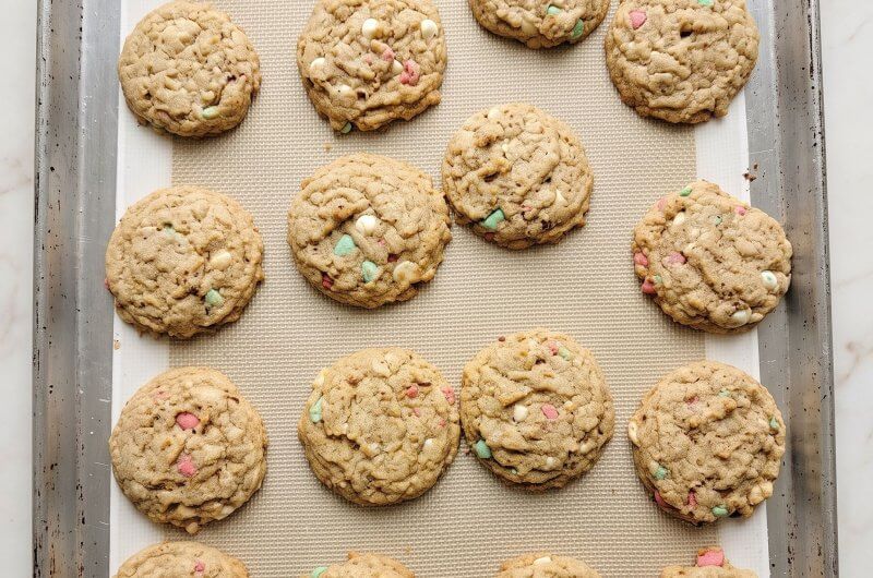 White Chocolate Chip Oatmeal Cookie