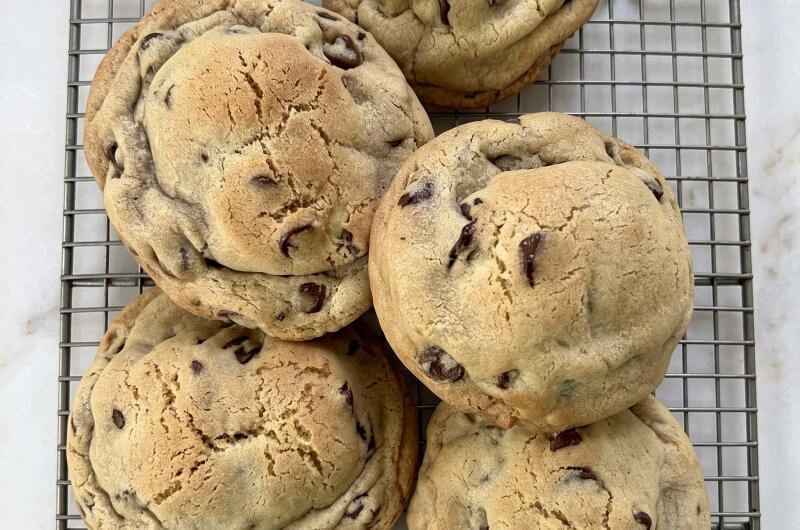 S’mores-Stuffed Chocolate Chip Cookies