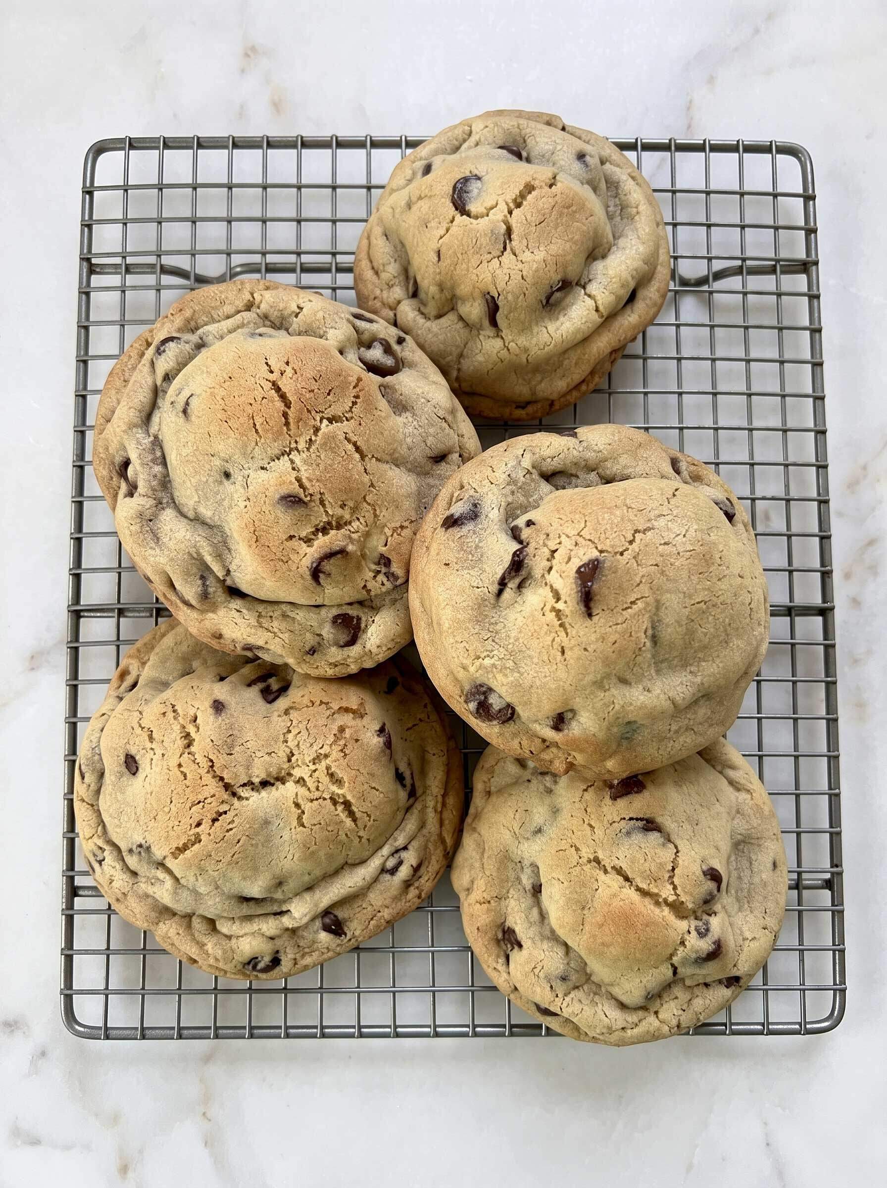 S’mores-Stuffed Chocolate Chip Cookies